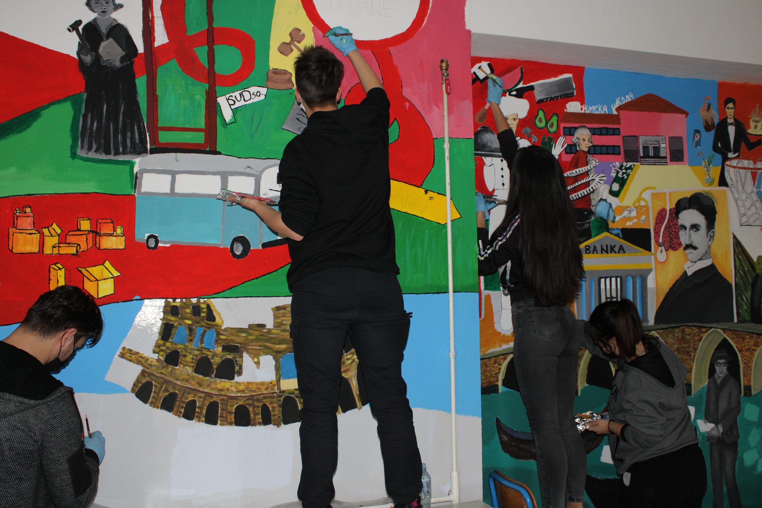 Vijeće učenika Ekonomske škole iz Brčkog realizirali su projekt “Kutak za učenike”