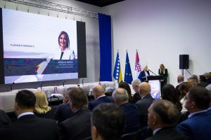 Predsjedateljica Krišto na okruglom stolu „Energetska suverenost Bosne i Hercegovine – Južna plinska interkonekcija kao strateški iskorak“ u Mostaru