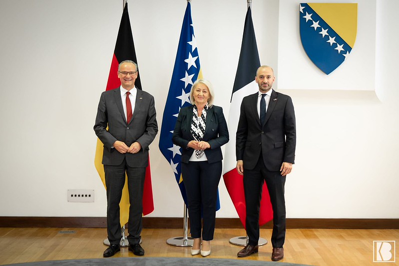 Sastanak predsjedateljice Vijeća ministara Krišto s ministrom za Europu i vanjske poslove Francuske Haddadom i ministrom za Europu SR. Njemačke Kirchbaumom