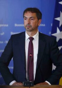 Čavara upozoravao, zakon povučen: Nakon rasprave zastupnika HDZ-a BiH zaustavljen prijedlog koji je mogao dovesti do zabrane hrvatskih obilježja